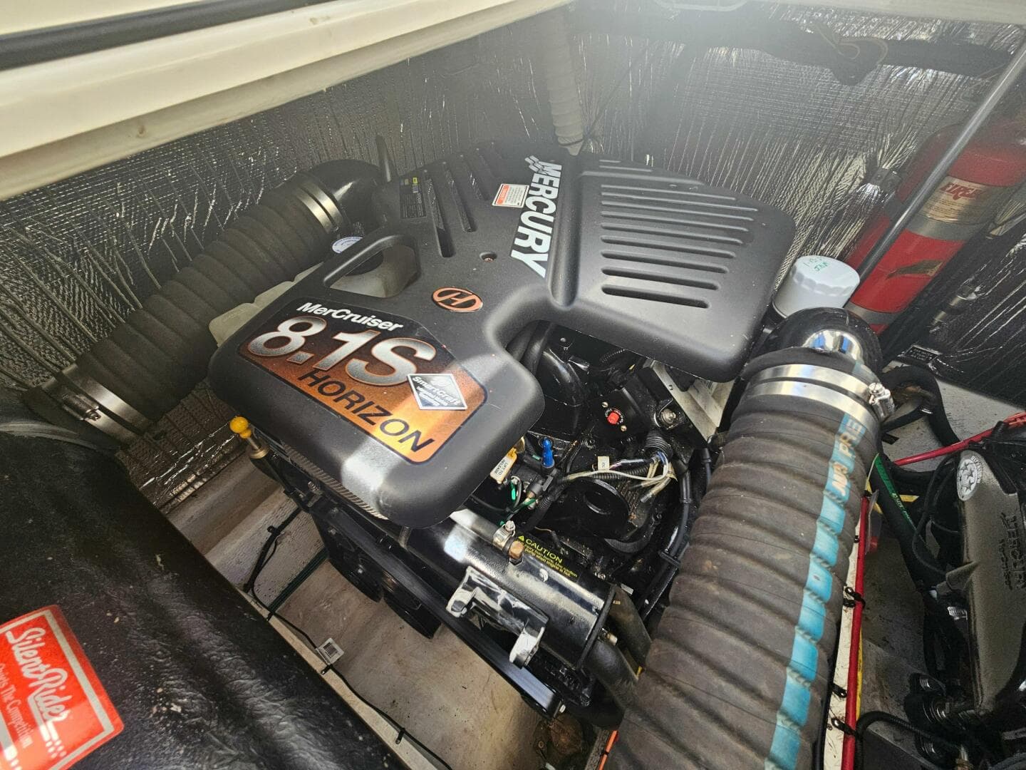 2004 Cruisers Yachts 370 Express — photo 24