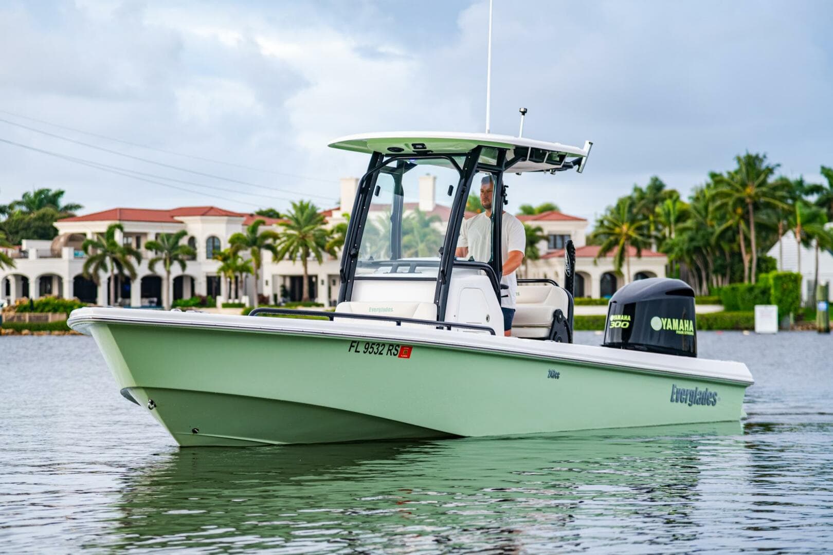 2018 Everglades 243 CC — photo 10