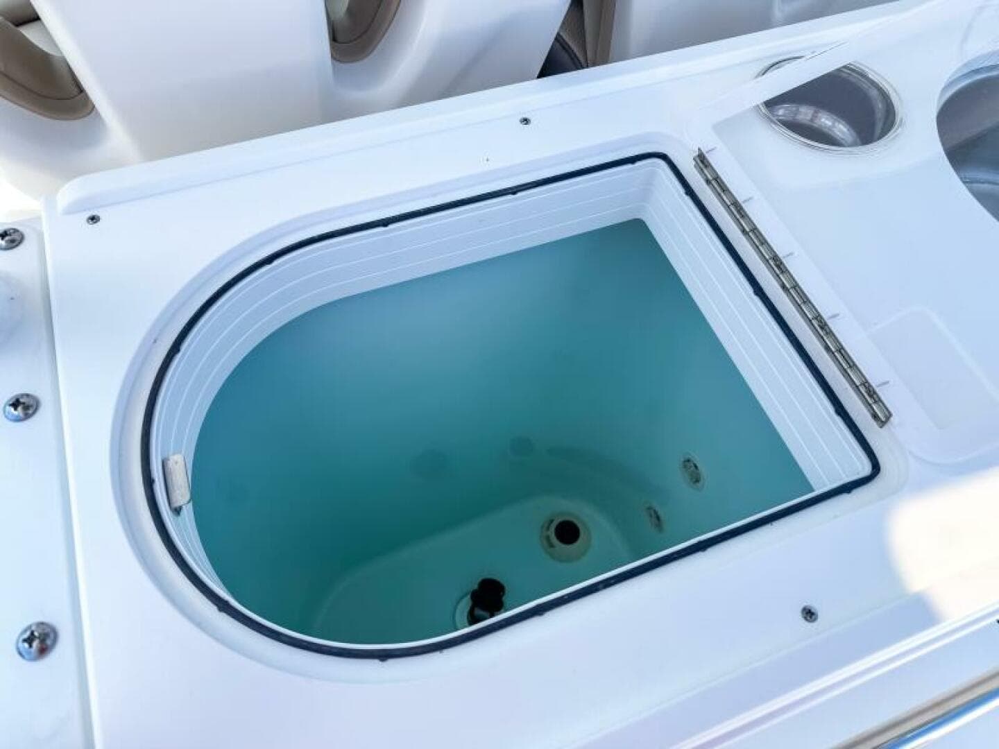 2025 Edgewater 325 CC — photo 20