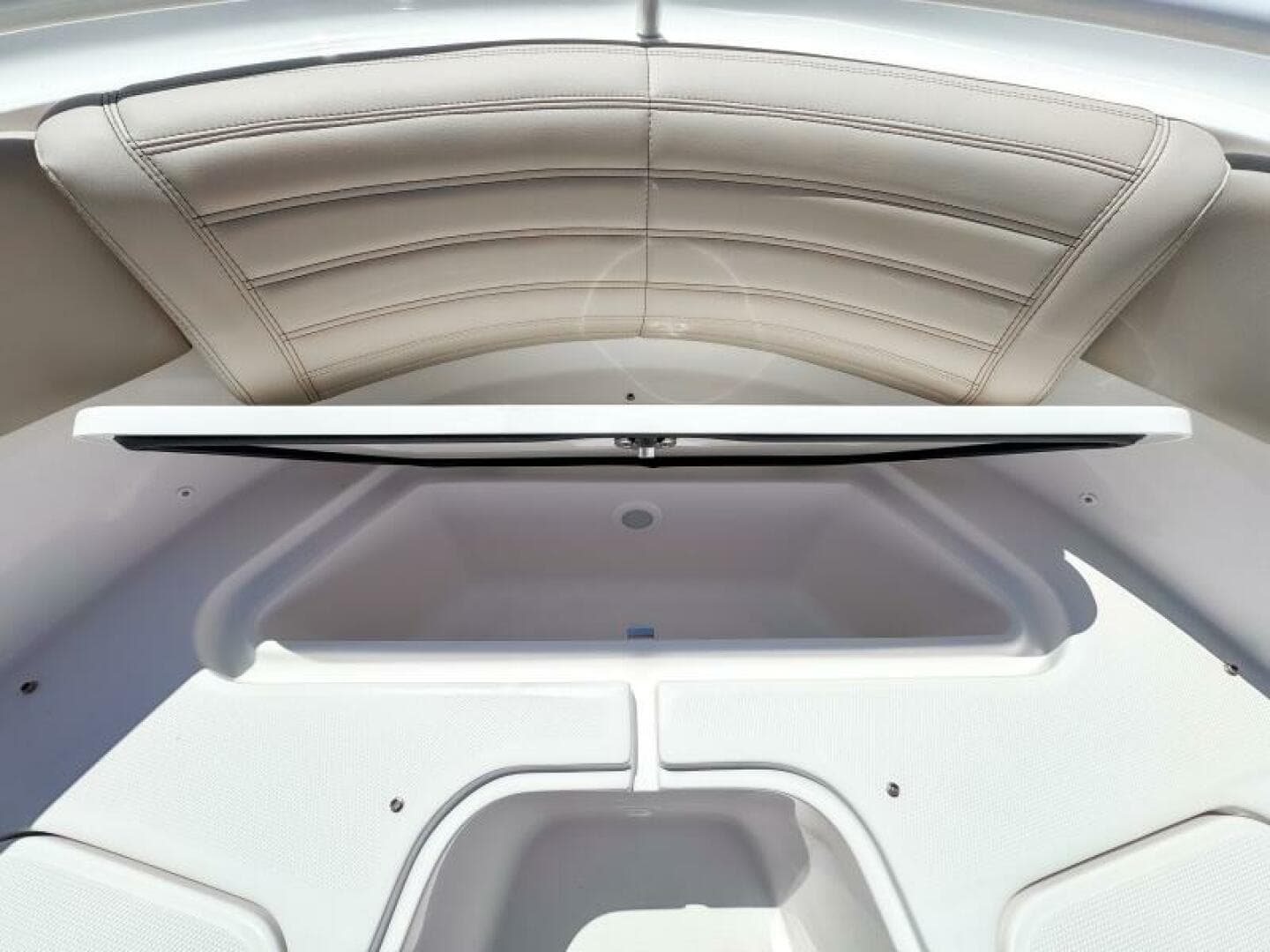 2025 Edgewater 325 CC — photo 26