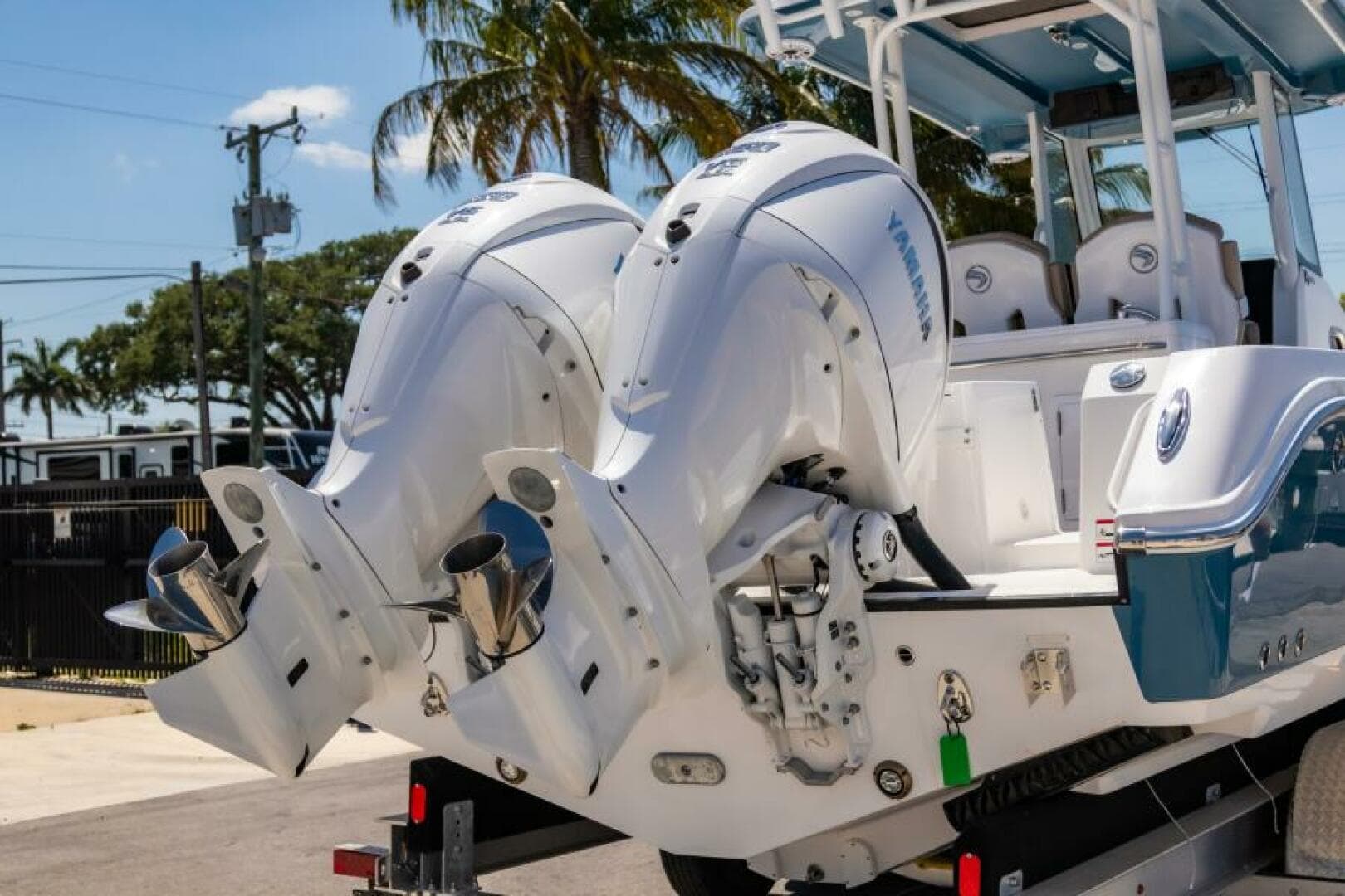 2025 Edgewater 325 CC — photo 4