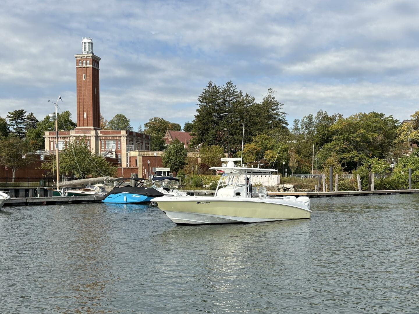 2008 Boston Whaler 320 Outrage — photo 2