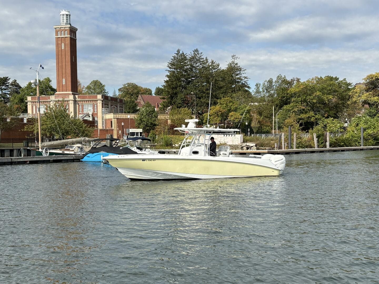 2008 Boston Whaler 320 Outrage — photo 3