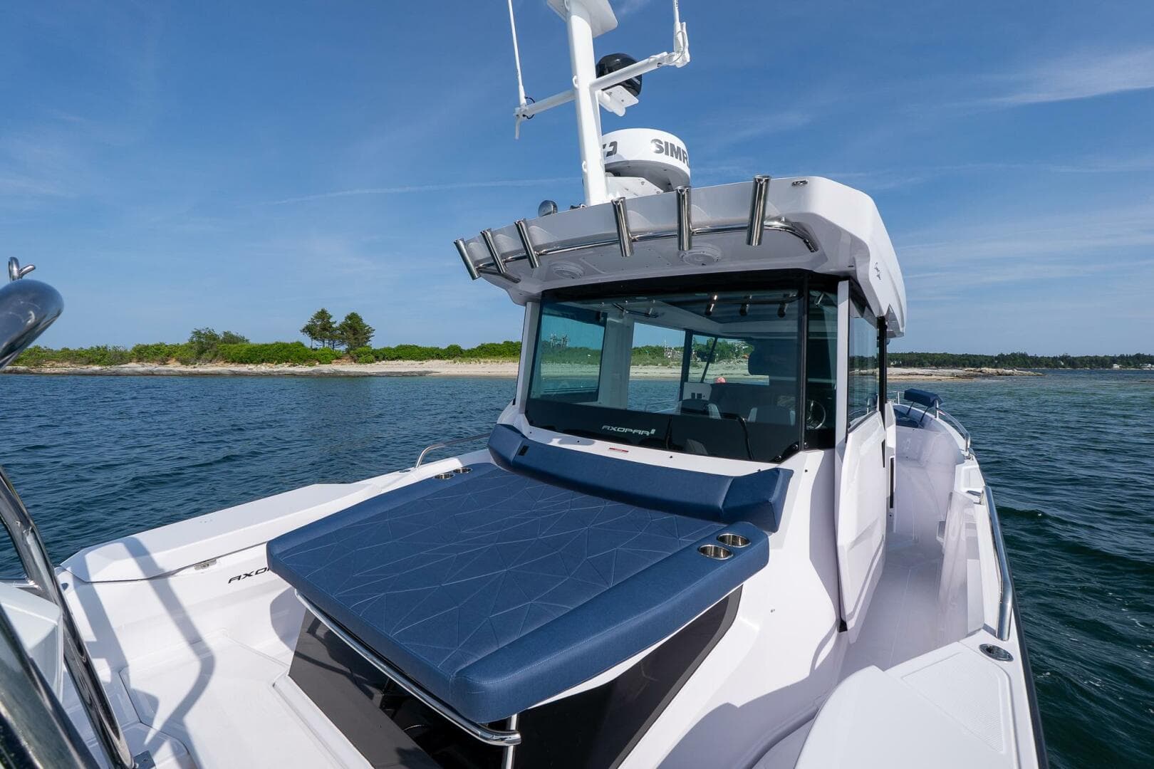 2026 Axopar Cross Cabin — photo 34