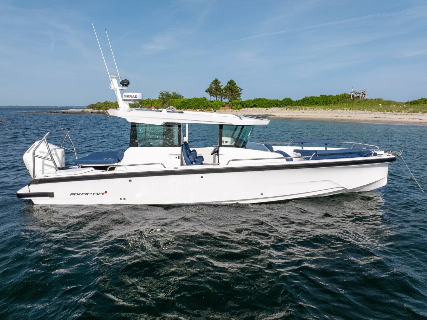 2026 Axopar Cross Cabin — photo 6