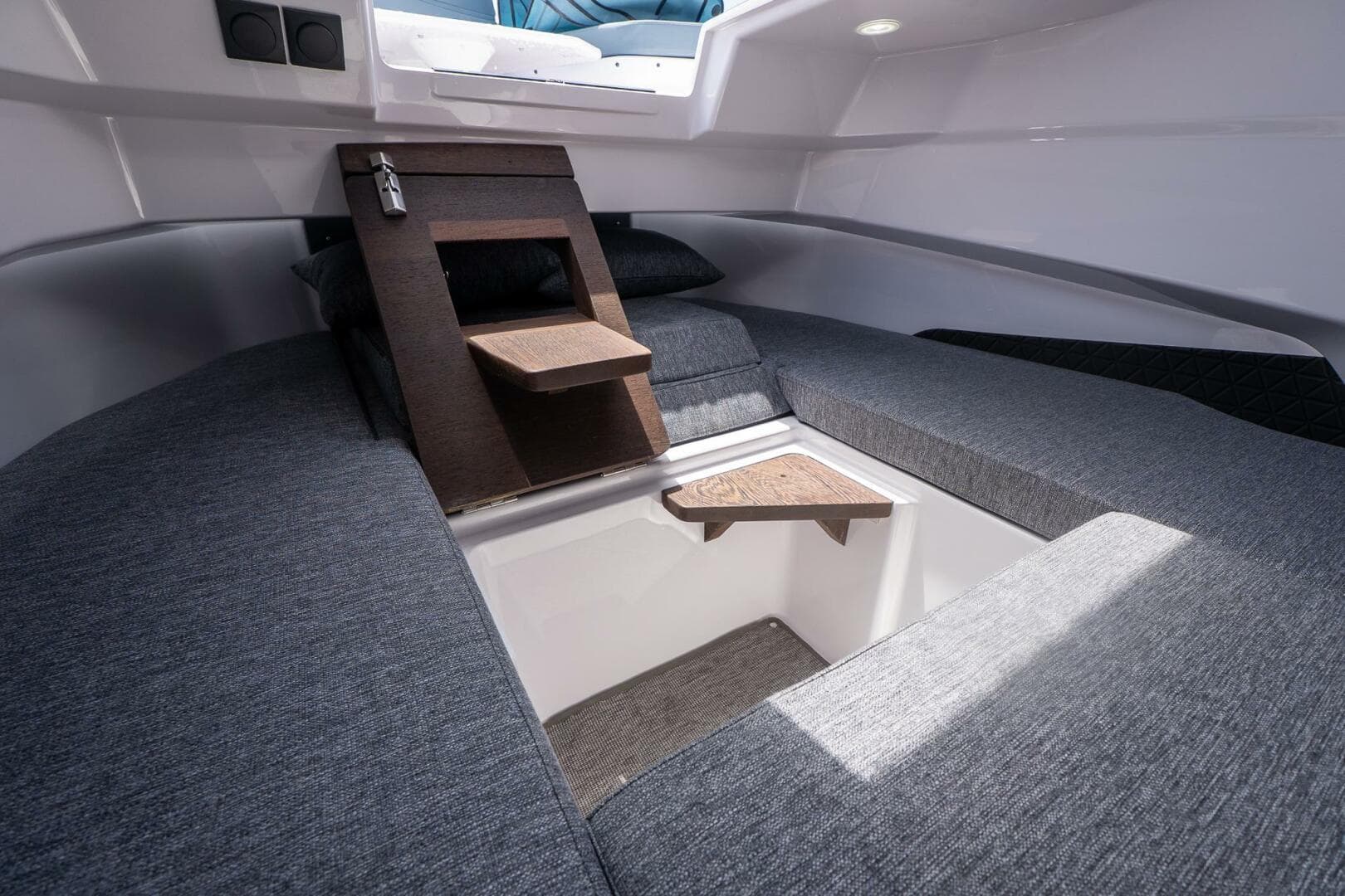 2026 Axopar Cross Cabin — photo 39