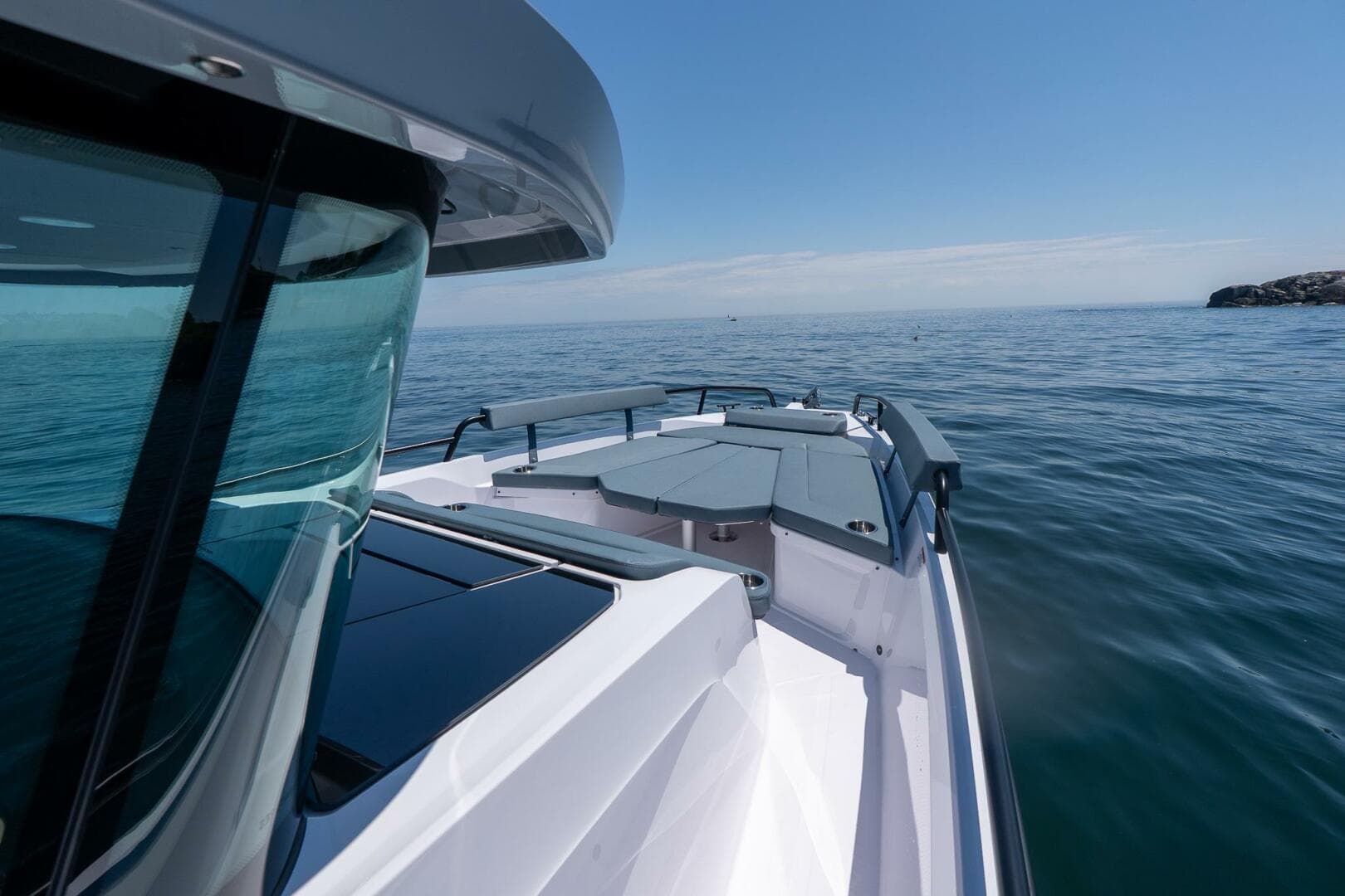 2026 Axopar Cross Cabin — photo 47