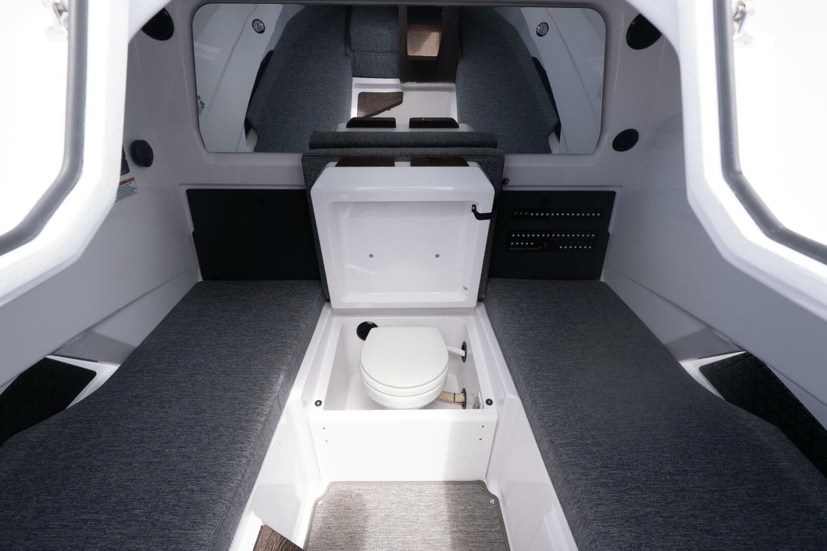 2026 Axopar Cross Cabin — photo 37