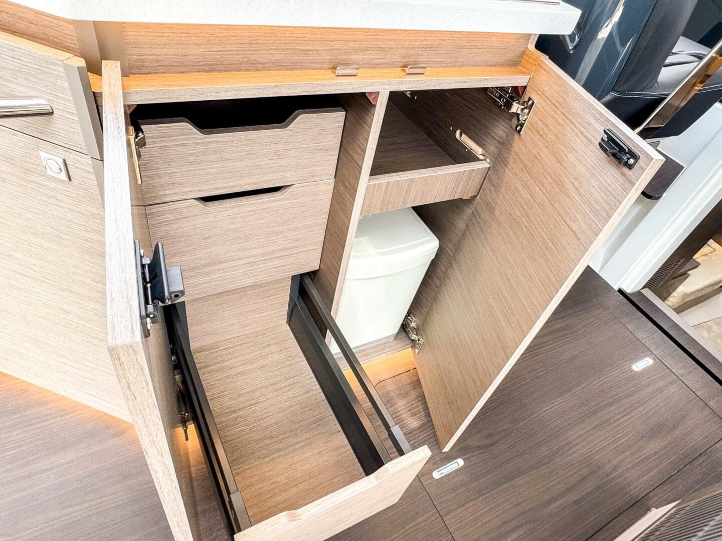 2025 Wellcraft 38 Explorer — photo 30