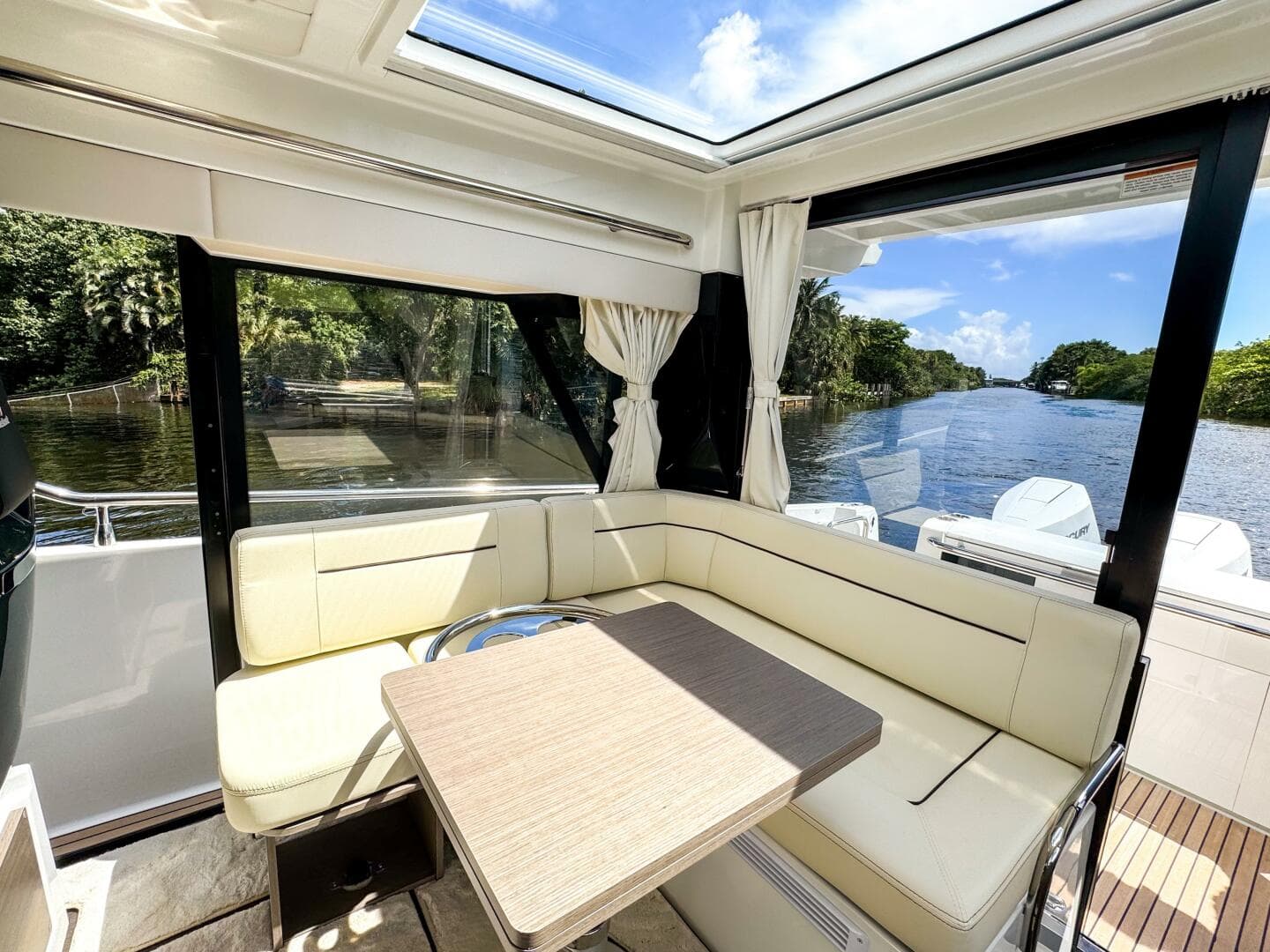 2025 Wellcraft 38 Explorer — photo 21