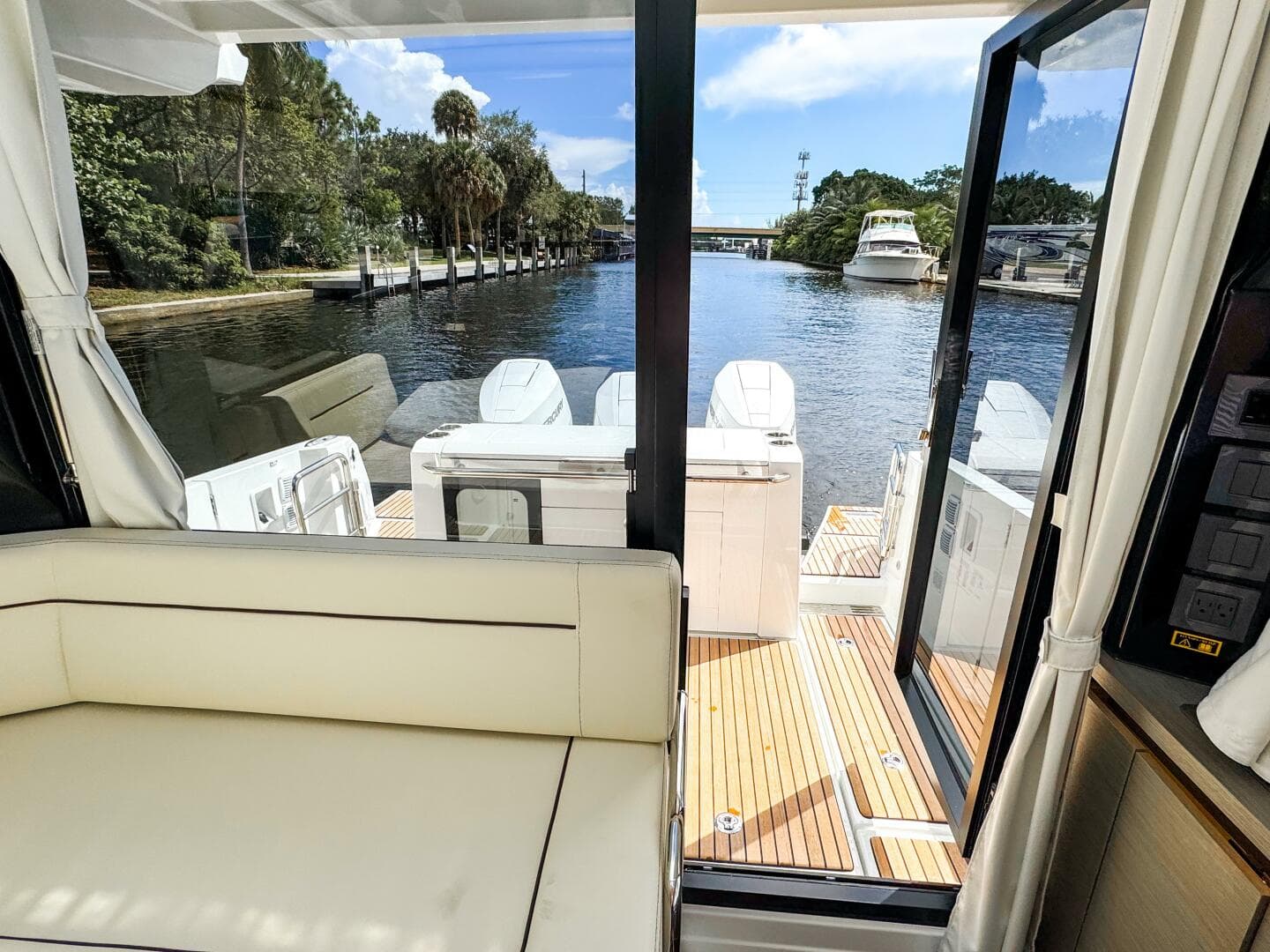 2025 Wellcraft 38 Explorer — photo 20