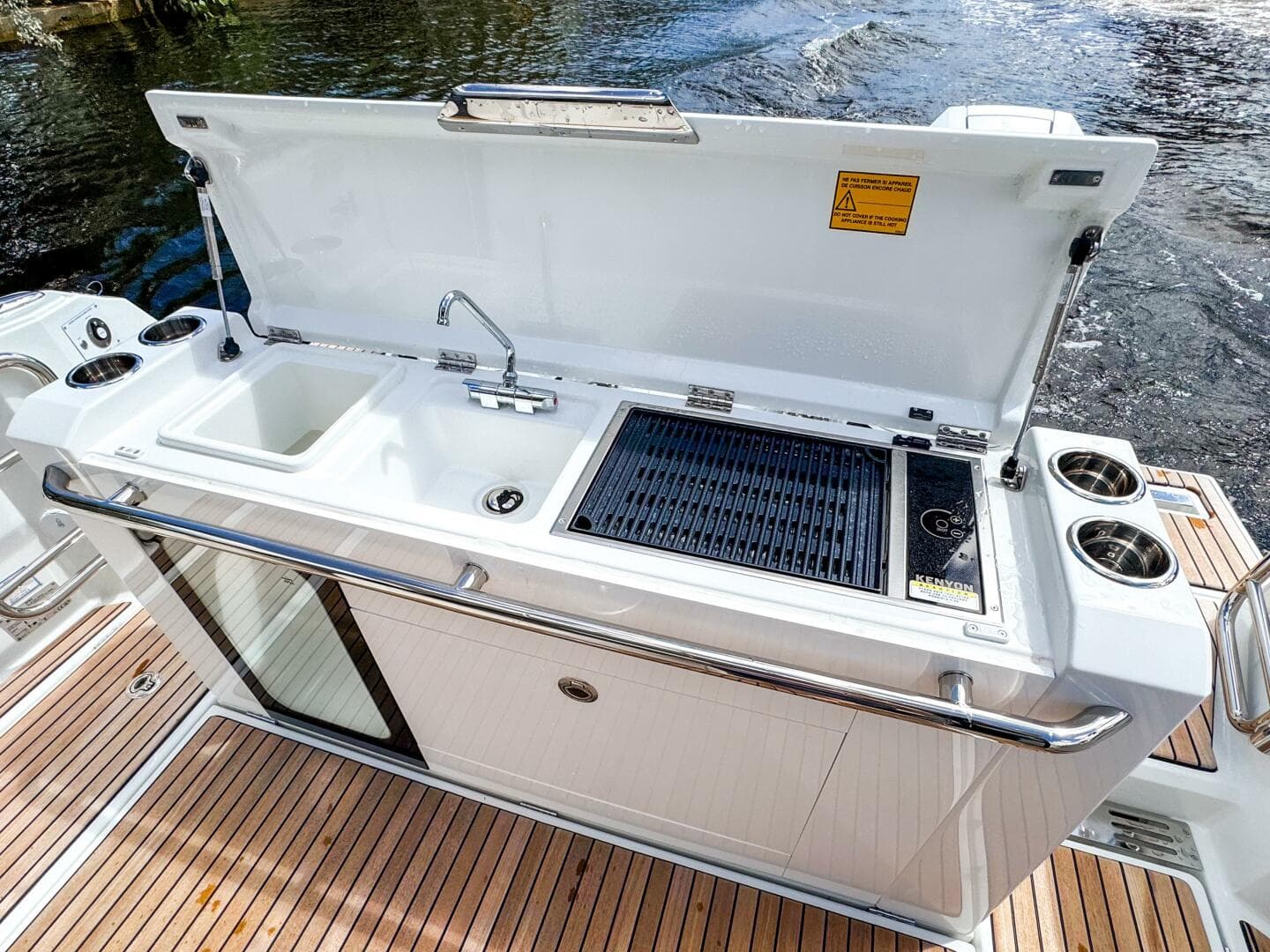 2025 Wellcraft 38 Explorer — photo 14