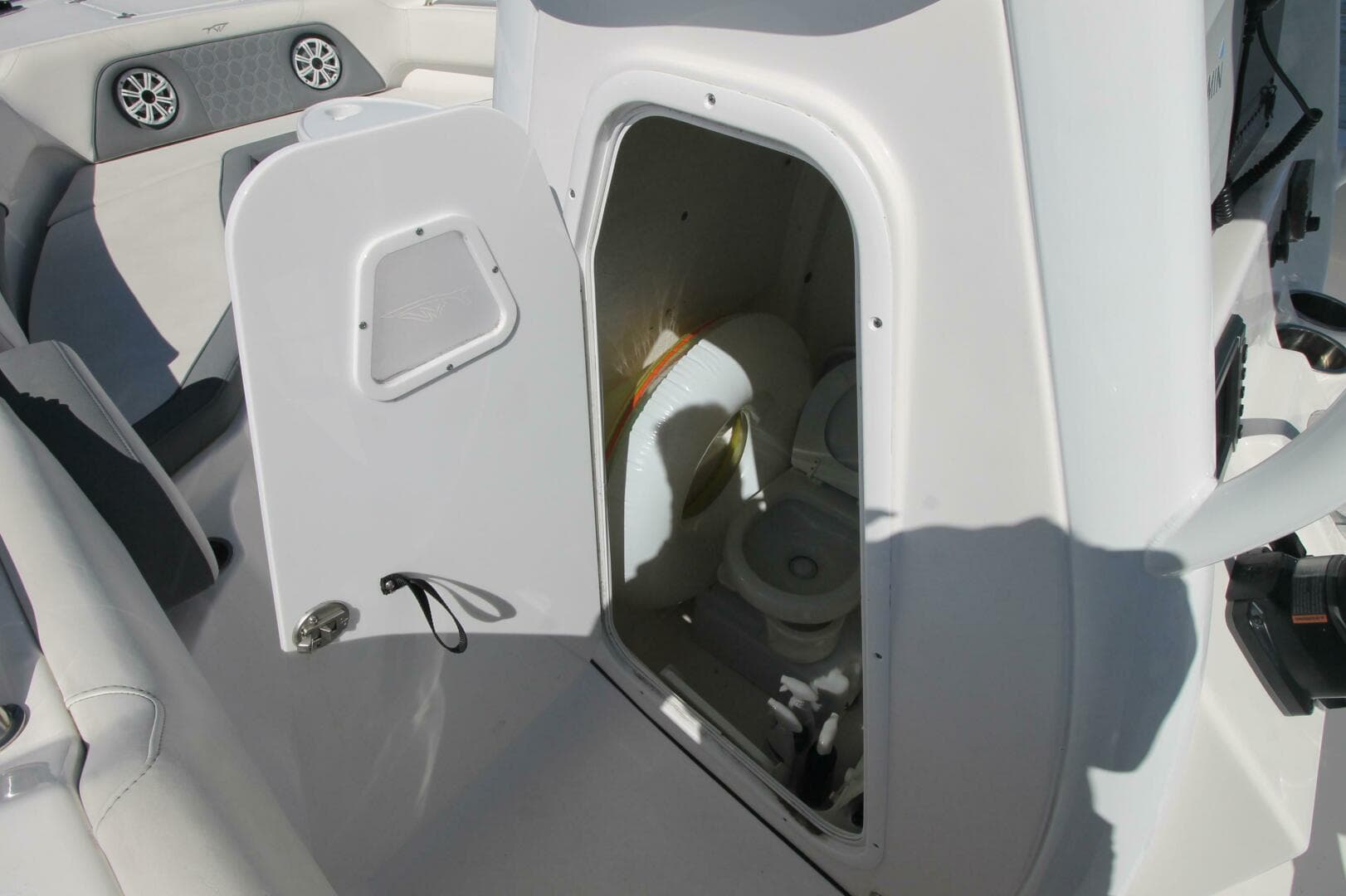 2018 Tidewater 252 LXF — photo 8