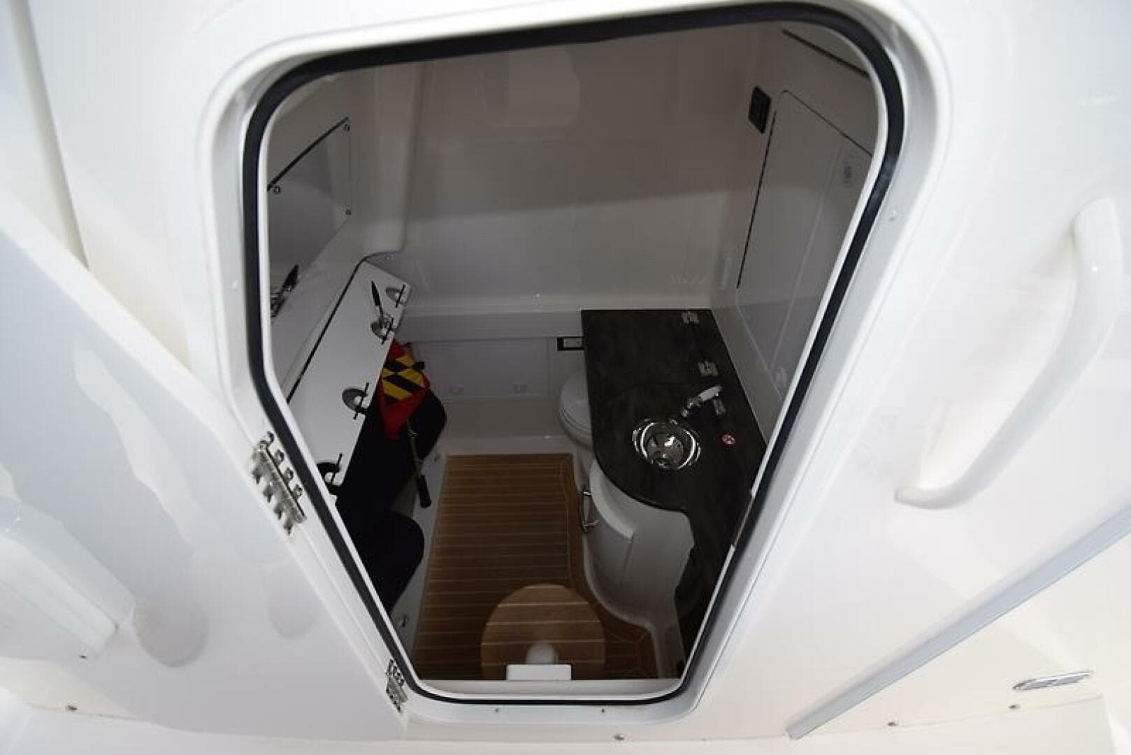 2021 Regulator 34 — photo 31