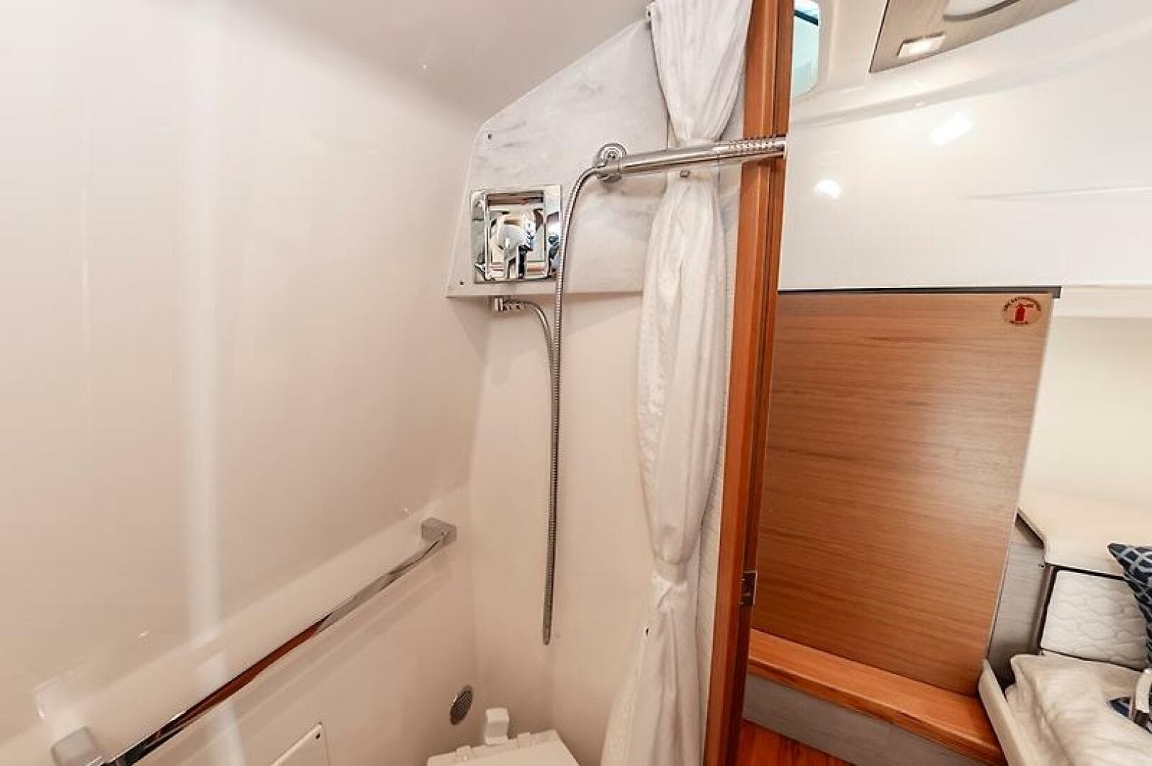 2023 Tiara Yachts 38 LS — photo 35