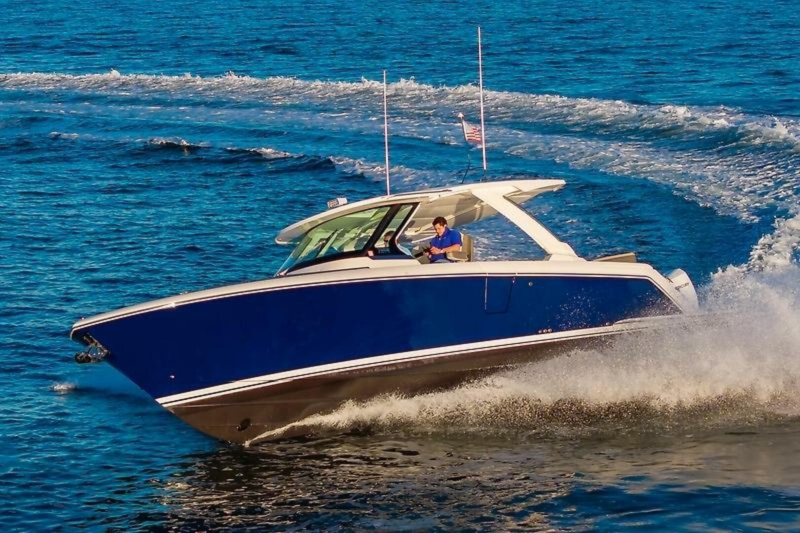 2023 Tiara Yachts 38 LS — photo 6