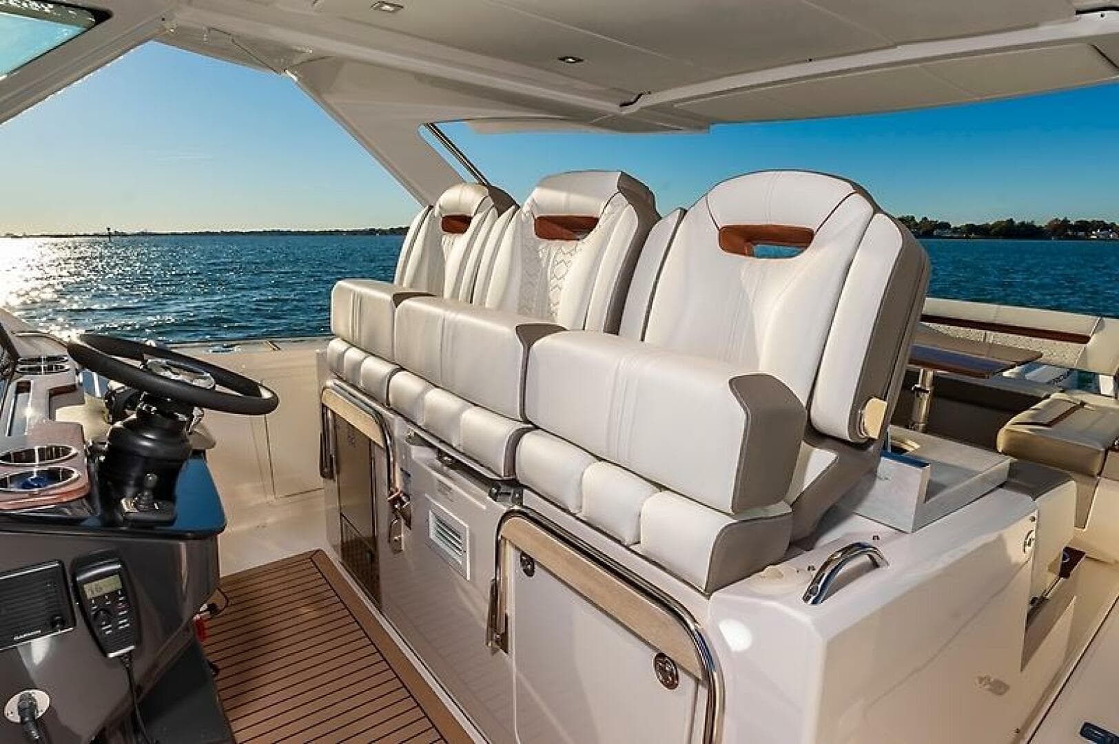 2023 Tiara Yachts 38 LS — photo 11