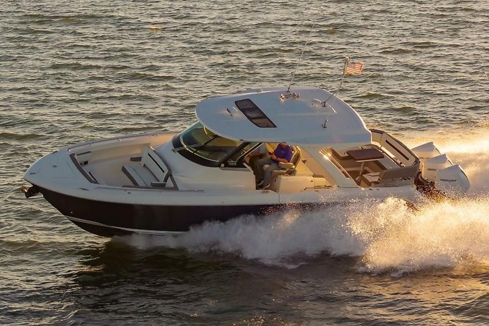 2023 Tiara Yachts 38 LS — photo 51