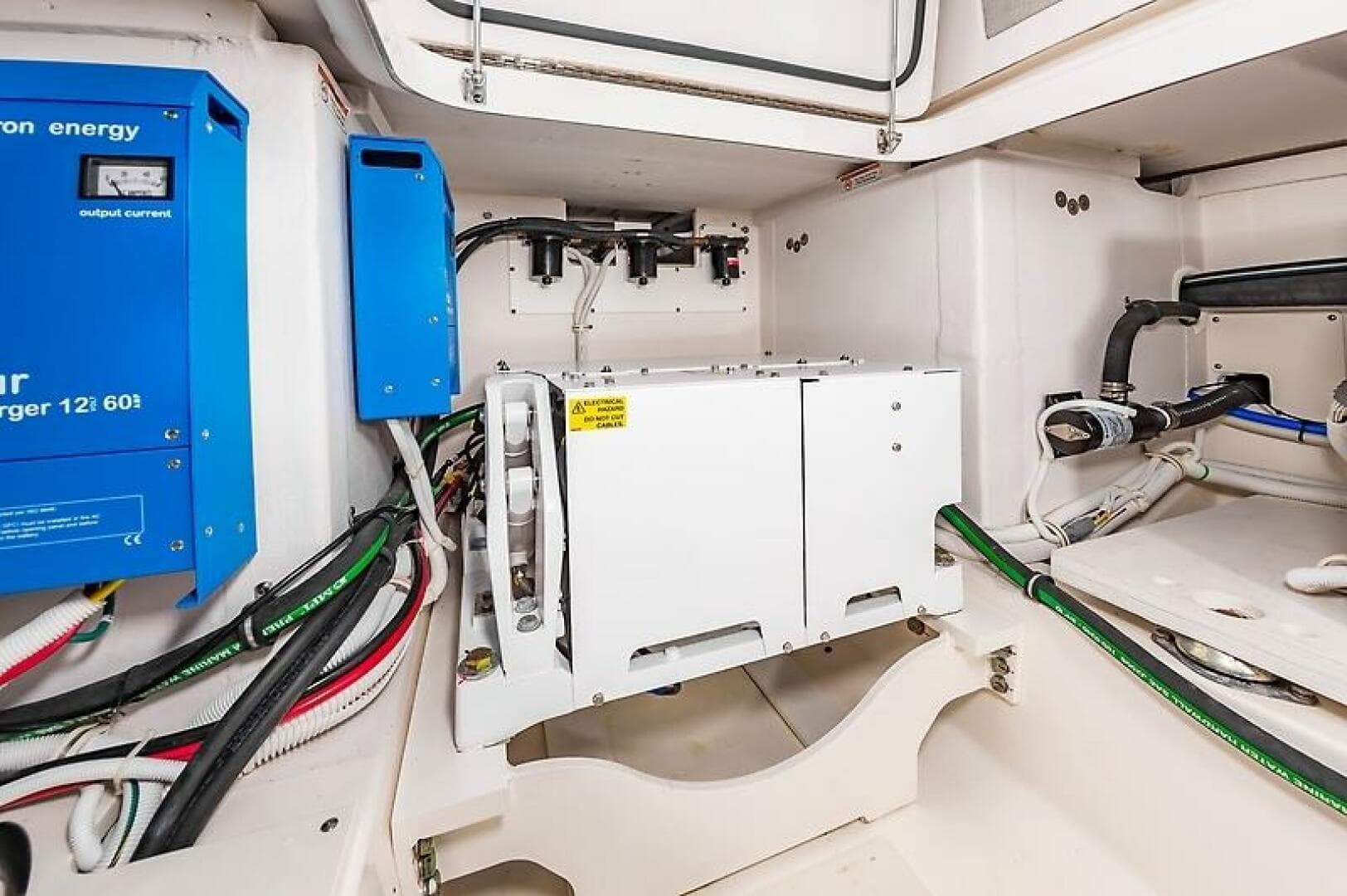 2023 Tiara Yachts 38 LS — photo 40