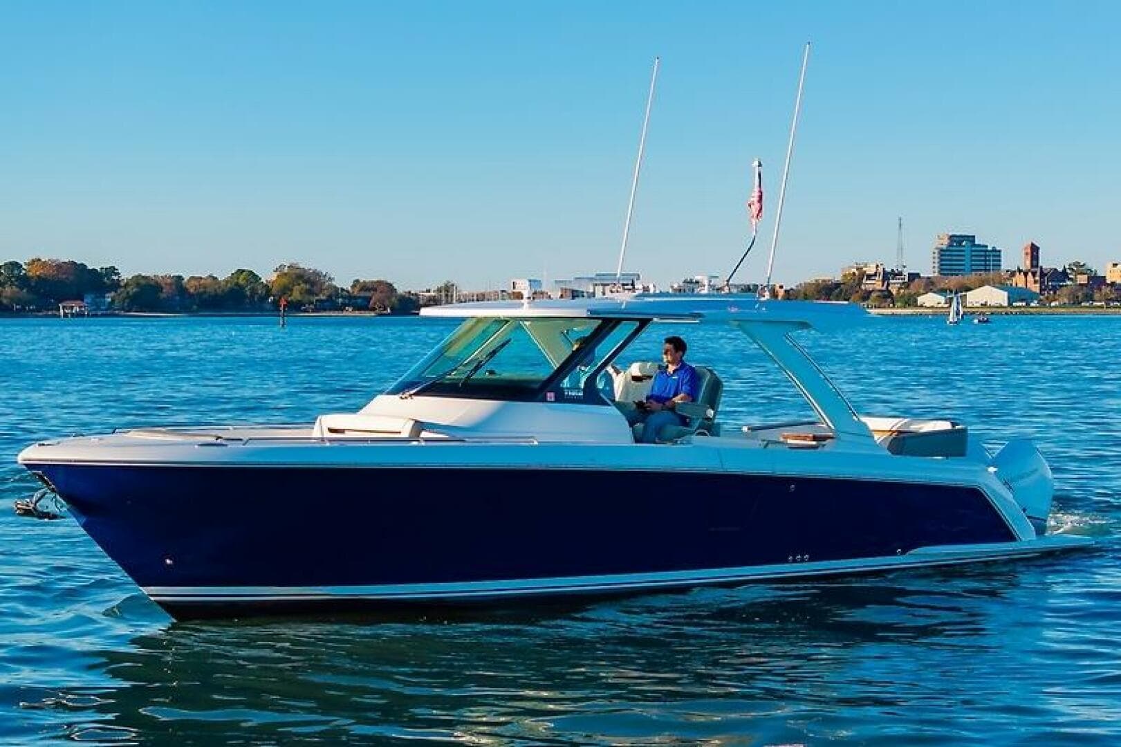 2023 Tiara Yachts 38 LS — photo 46