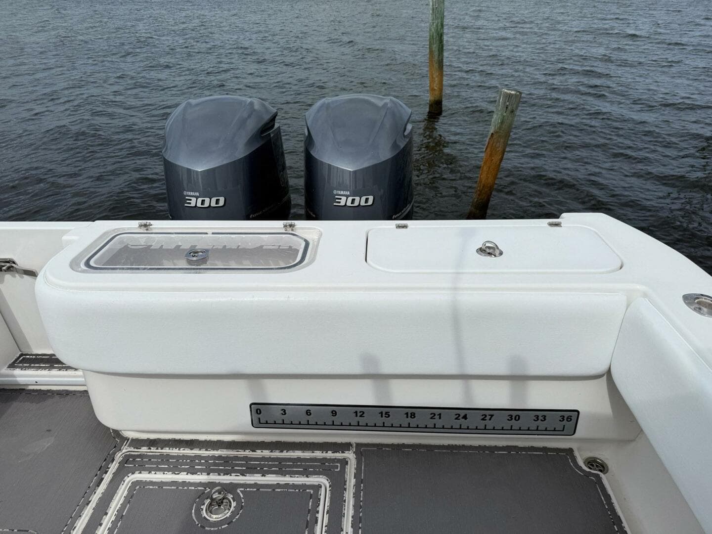 2011 Contender 32 ST — photo 12