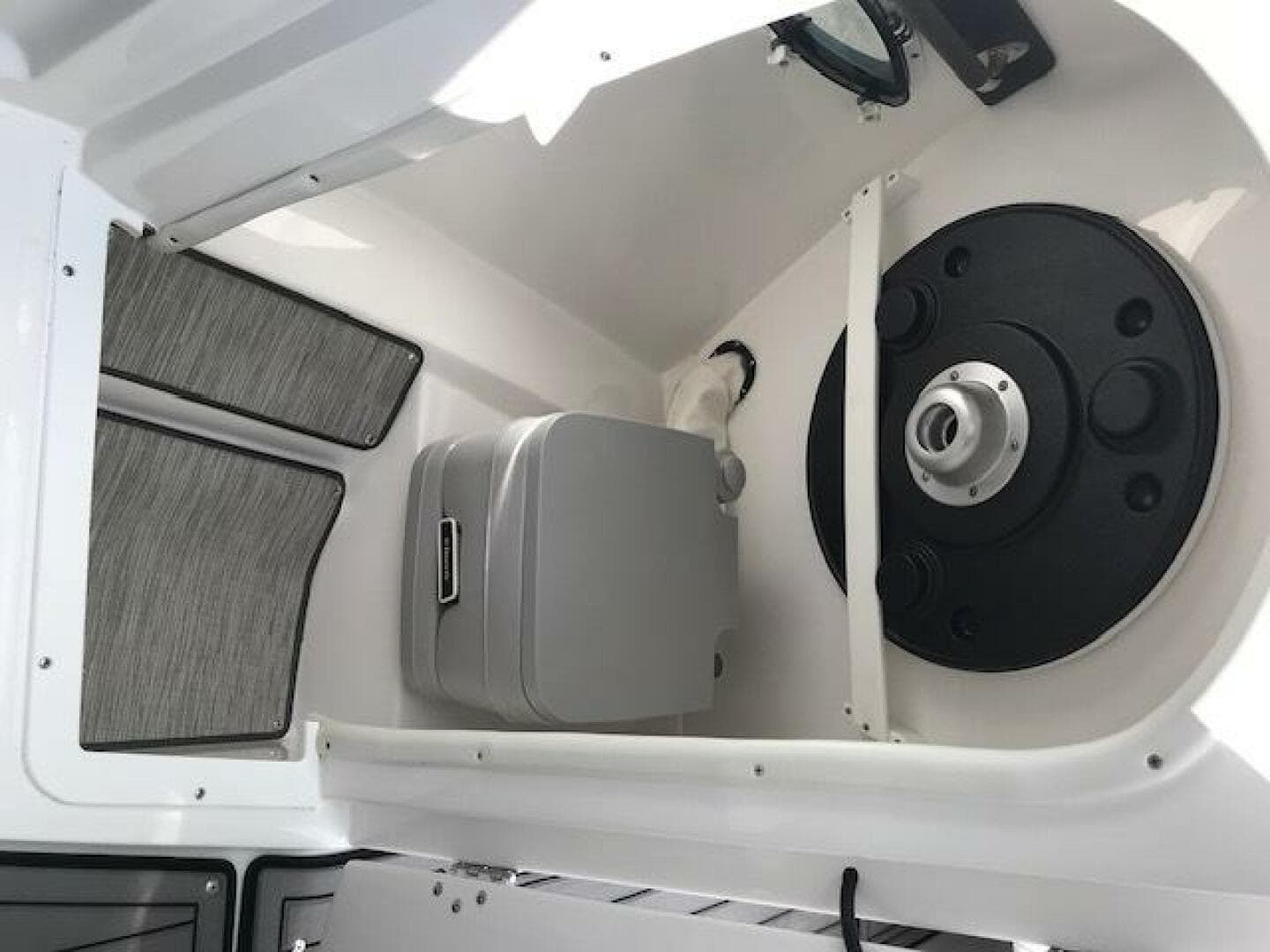 2018 Rinker Qx 29 — photo 18