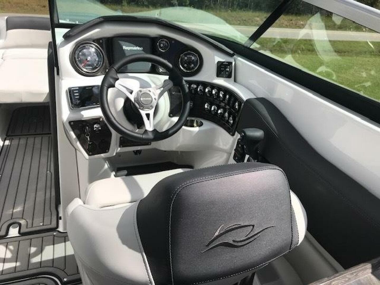 2018 Rinker Qx 29 — photo 17