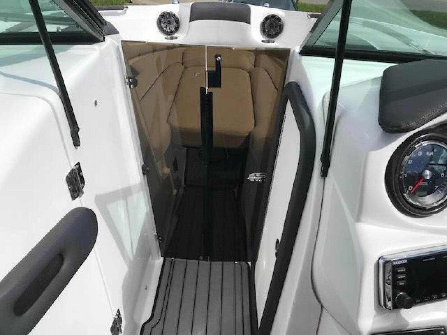 2018 Rinker Qx 29 — photo 11