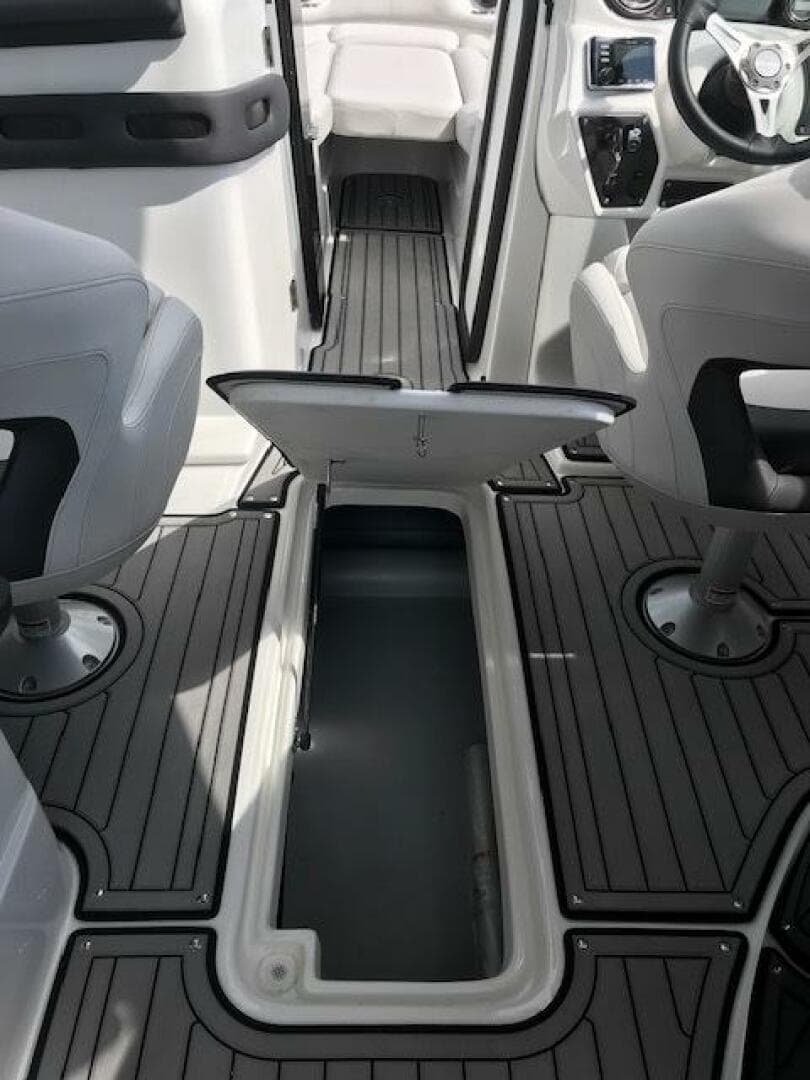 2018 Rinker Qx 29 — photo 10