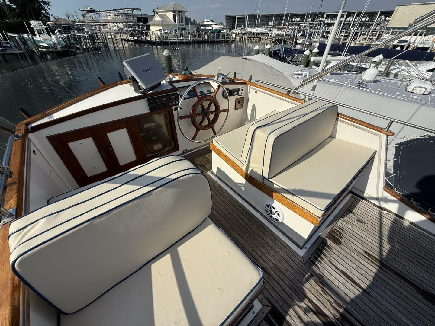 1985 Grand Banks 36 Classic — photo 7