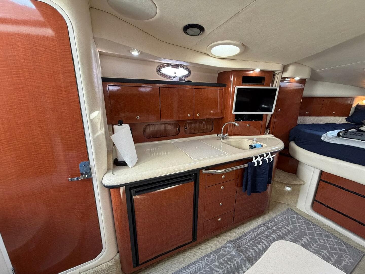 2004 Sea Ray 340 Sundancer — photo 19