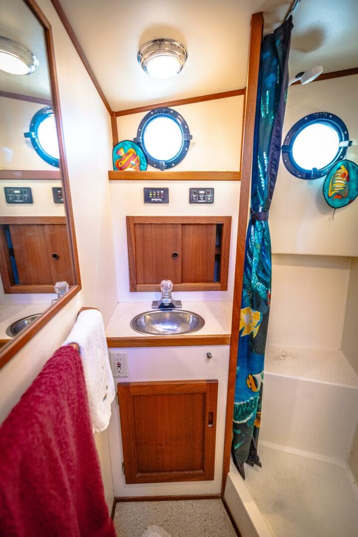 2002 Nordic Tugs 32 — photo 41