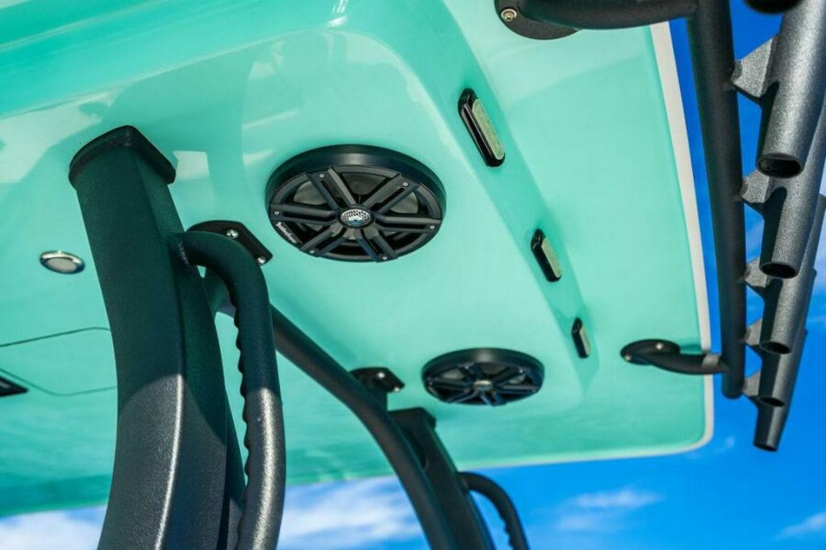 2026 Reef Runner 340 — photo 30