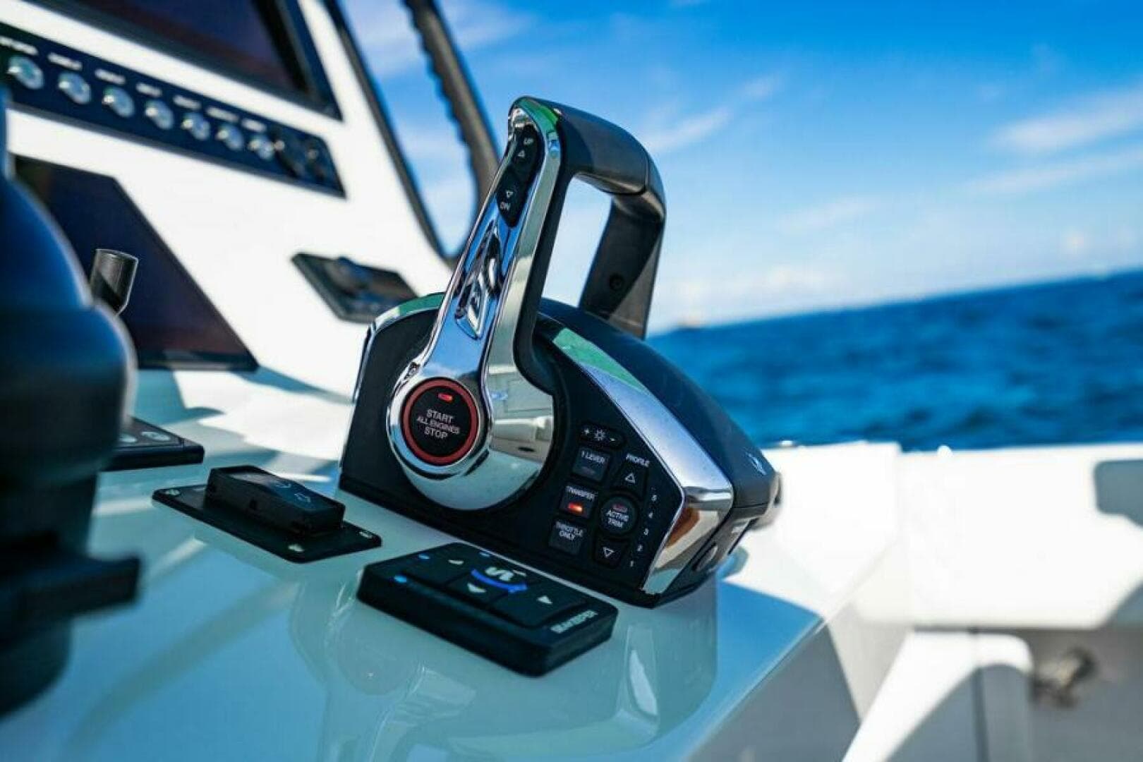 2026 Reef Runner 340 — photo 22