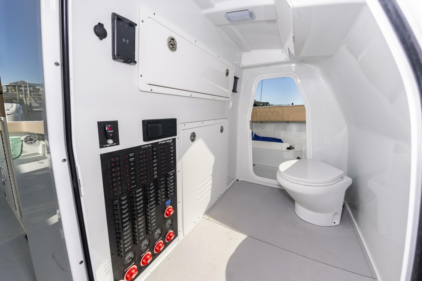 2025 Freeman 38 — photo 34