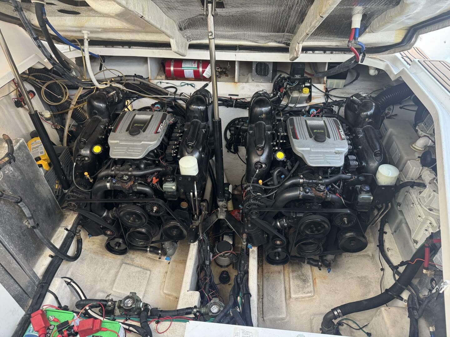 2011 Sea Ray 330 Sundancer — photo 24