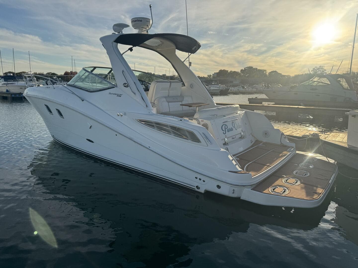 2011 Sea Ray 330 Sundancer — photo 2