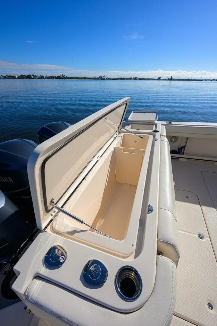 2018 Grady-White Canyon 376 — photo 28