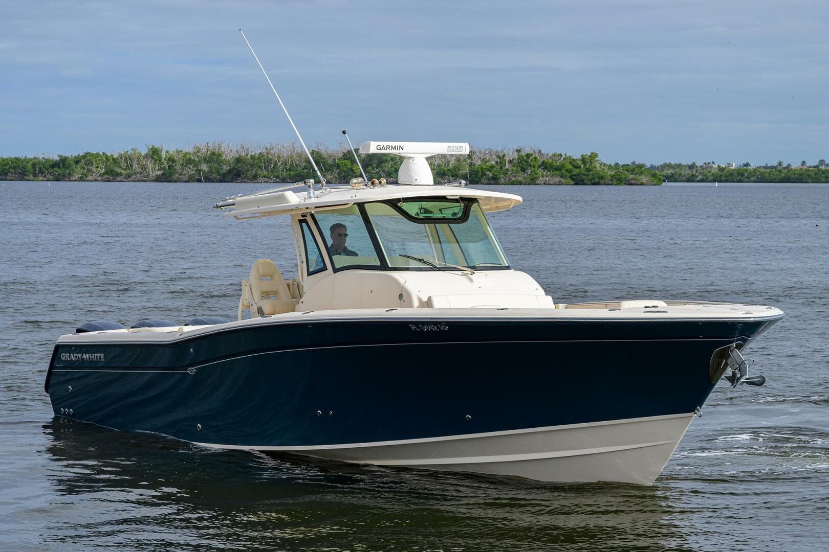 2018 Grady-White Canyon 376 — photo 8