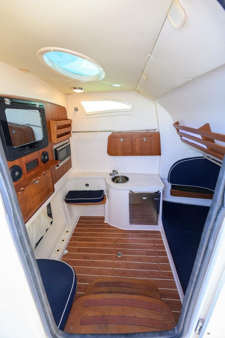 2018 Grady-White Canyon 376 — photo 40