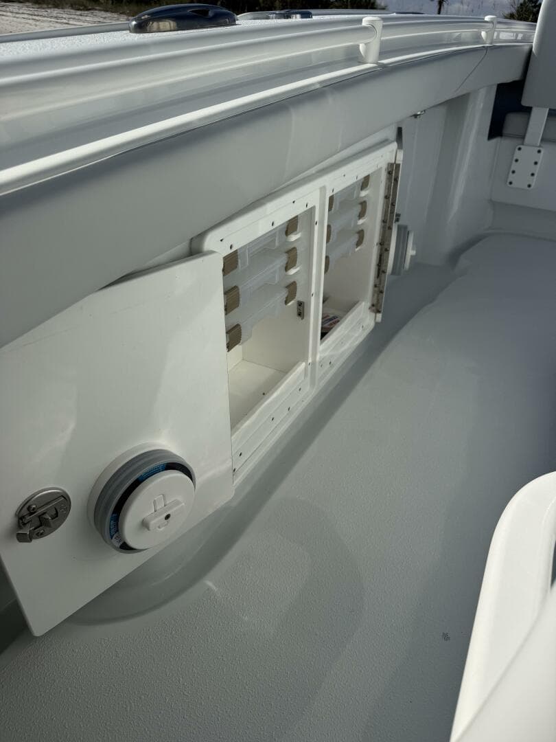 2025 Yellowfin 26 Hybrid — photo 20