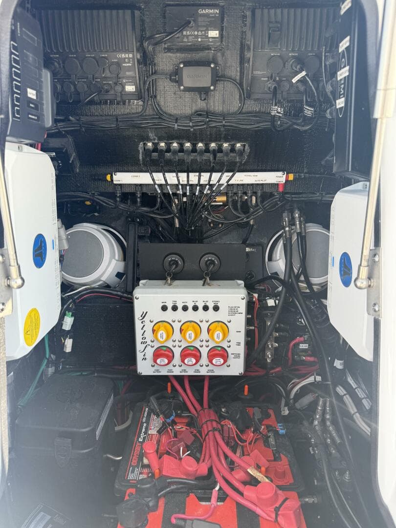 2025 Yellowfin 26 Hybrid — photo 10