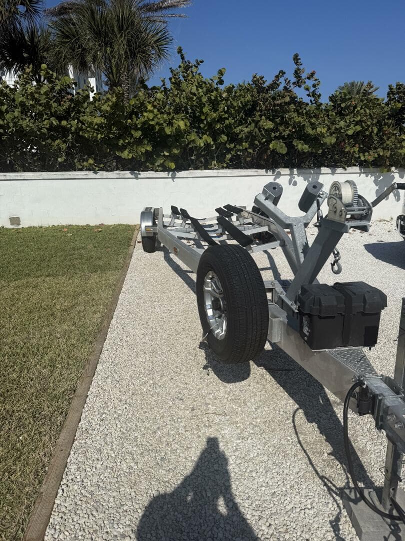 2025 Yellowfin 26 Hybrid — photo 32