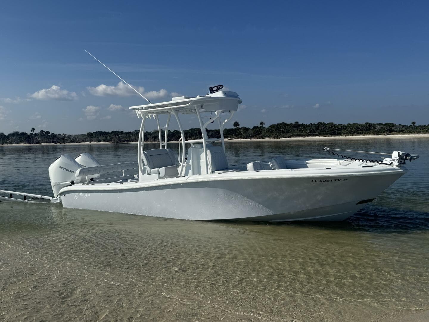 2025 Yellowfin 26 Hybrid — photo 1