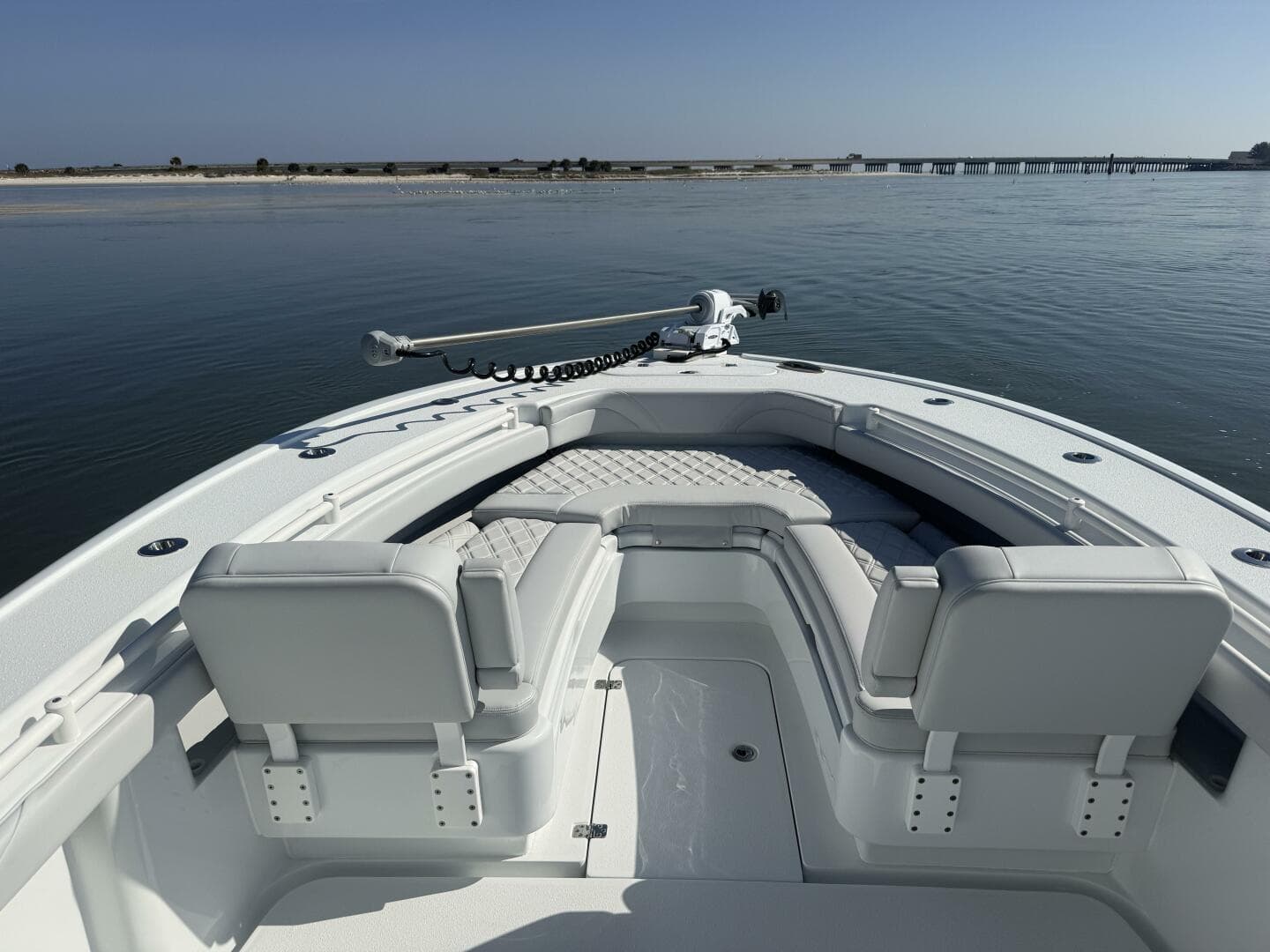 2025 Yellowfin 26 Hybrid — photo 7