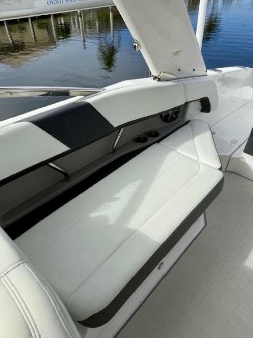 2021 Regal 26 Obx — photo 10
