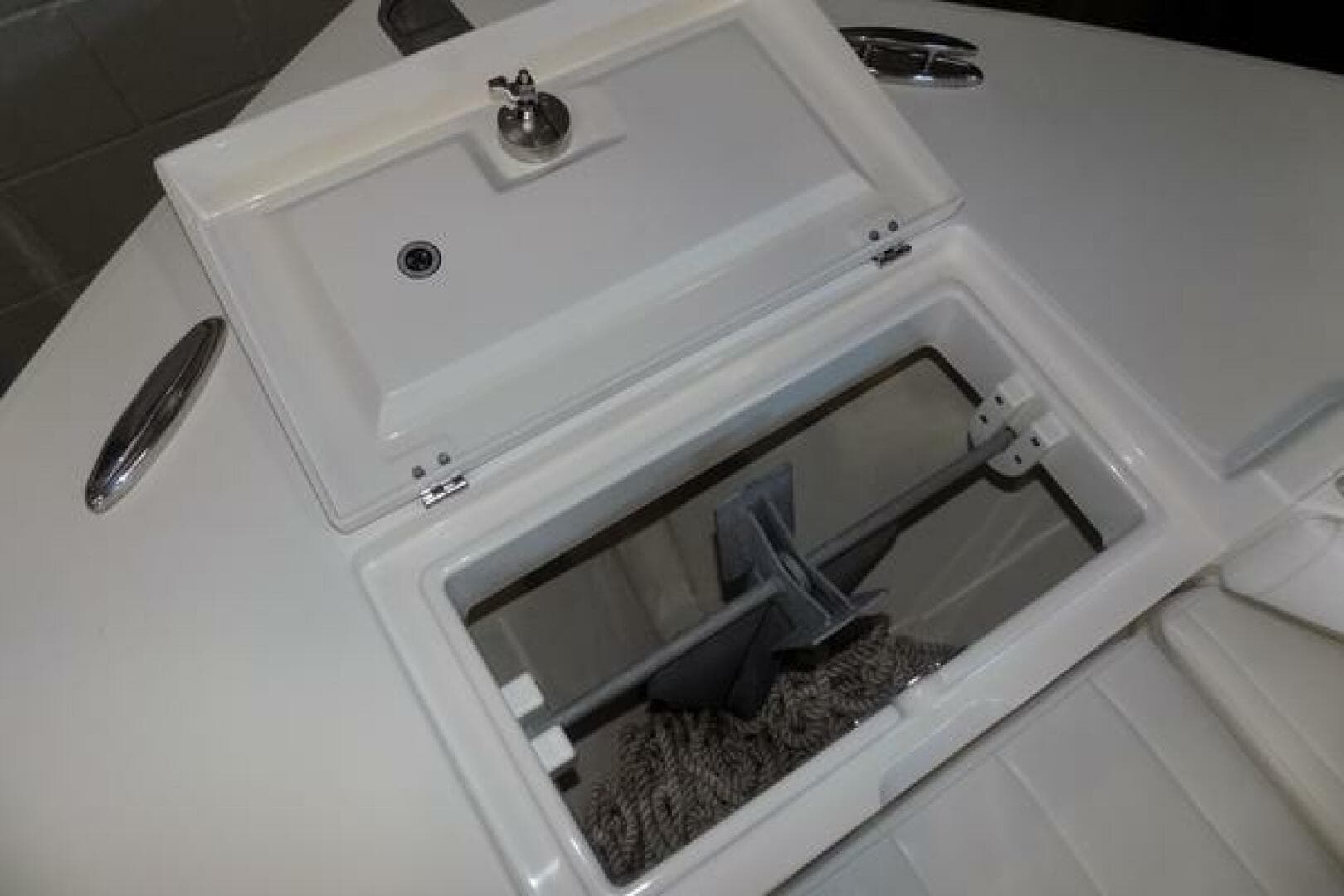 2013 Regulator 34 SS — photo 9