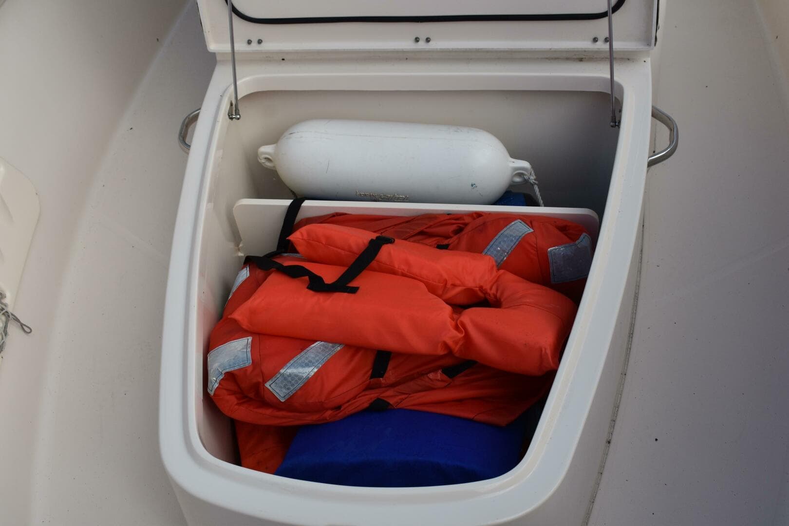 2012 Grady-White Canyon 271 — photo 44