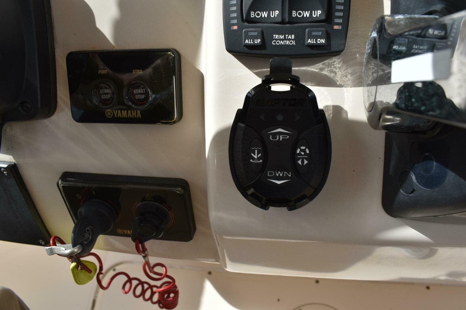 2012 Grady-White Canyon 271 — photo 38