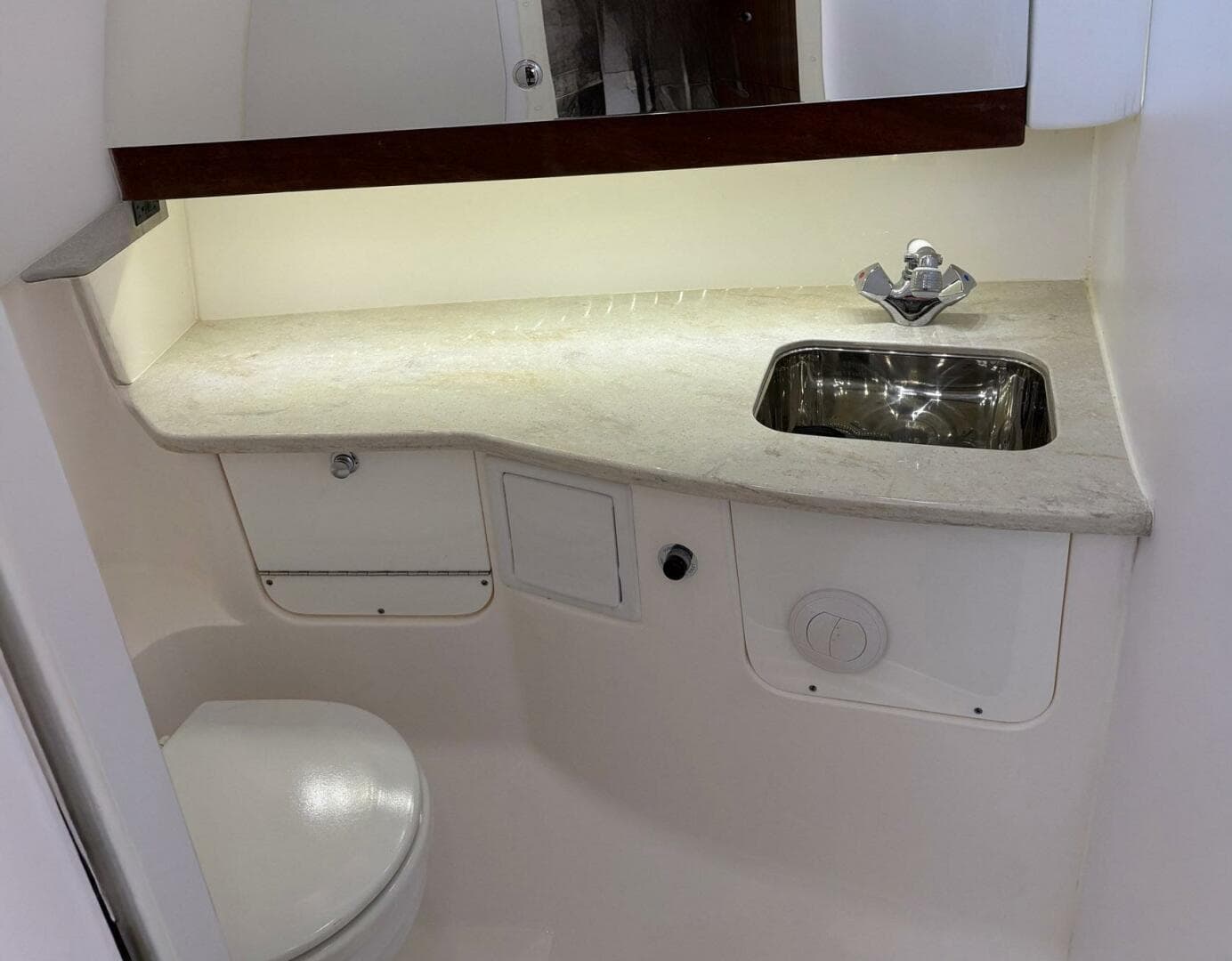 2017 Everglades 350 LX — photo 6